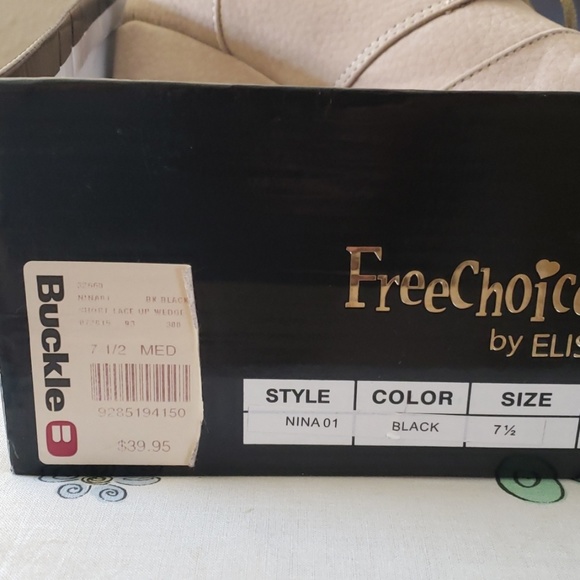 Boots - Picture 3 of 6